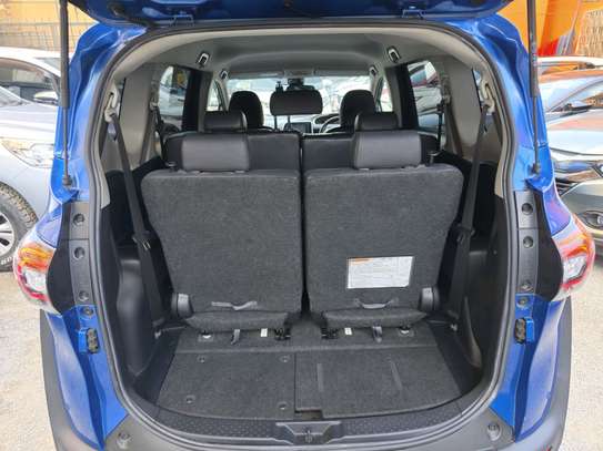 Toyota sienta hybrid image 2