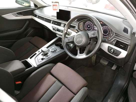 Audi A4 black image 4