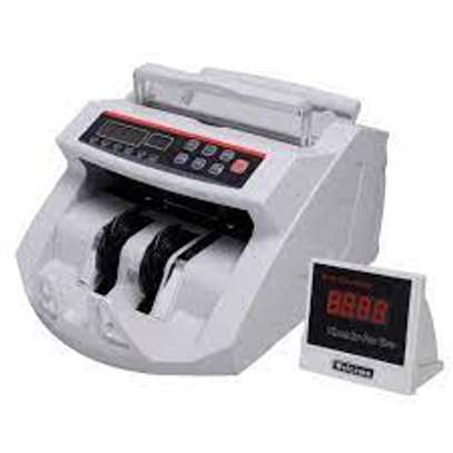 Money counting machine. image 2