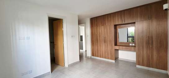 2 Bed Apartment with En Suite in Lavington image 10