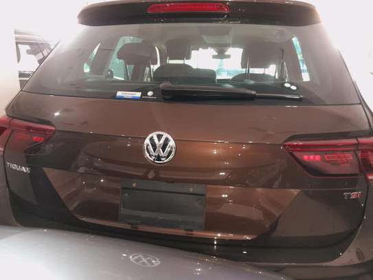 Volkswagen Tiguan TSI chocolate 2018 image 9