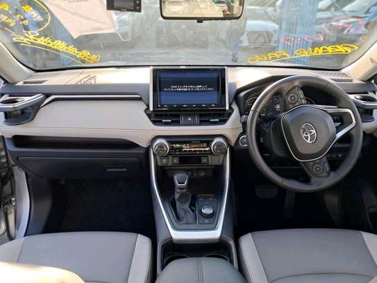 Toyota Rav4 sunroof 2020 silver image 6