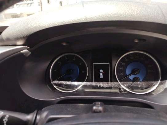 Toyota Hilux Double cabin Silver 2018 4x4 image 6