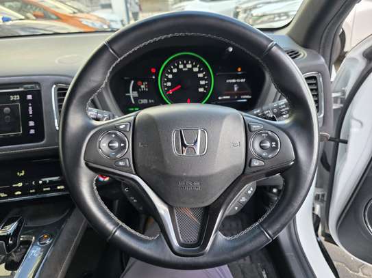 Honda vezel 2018 White image 8