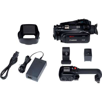 CANON XA15 CAMCORDER image 4