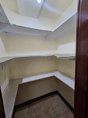 4 Bed Apartment with En Suite at Kilimani image 1
