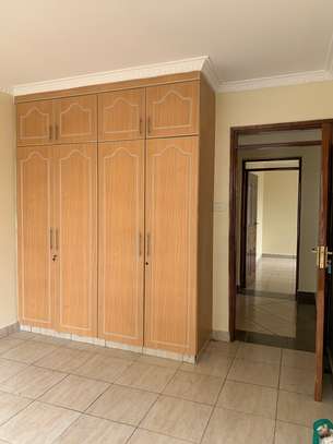 3 bedroom apartment master Ensuite available image 11
