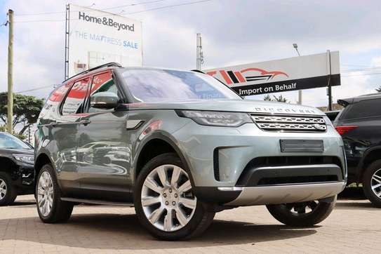 2017 land rover  Discovery 5 image 2
