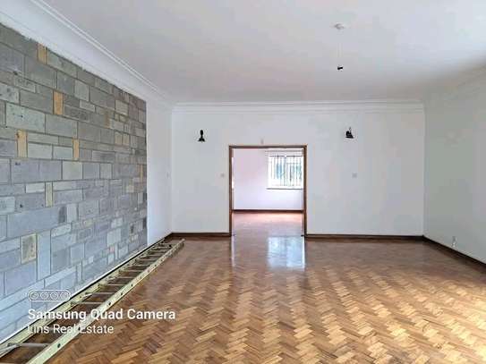 5 Bed House with En Suite at Mageta image 8