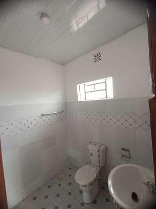 3 Bed House with Swimming Pool in Kitengela image 14