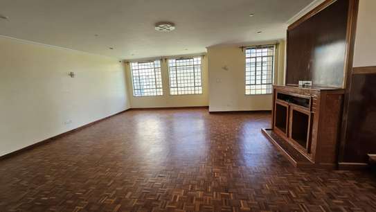 5 Bed House with En Suite in Runda image 10