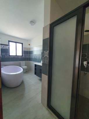 2 Bed Apartment with En Suite at Getathuru Rd image 12