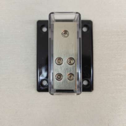 1 in 4 out Way Power Distribution Block image 3