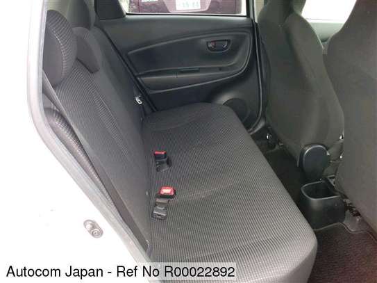 Toyota vitz 1300cc (coast motors) image 5