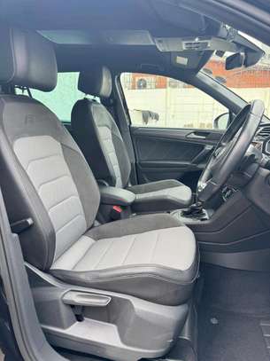 Volkswagen Tiguan Rline black image 4