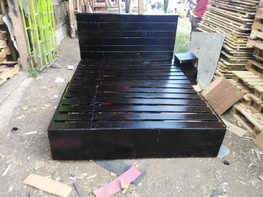 Queen Size Pallets Beds image 8