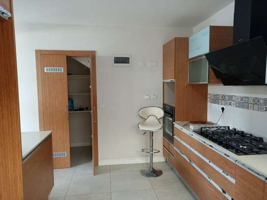 4 Bed Townhouse with En Suite at Langata image 12