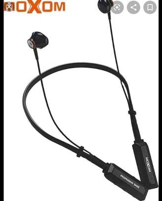 Moxom Magnetic MX-WL12 Bass Hi-Fi Powerful Sport Bluetooth Headset image 4