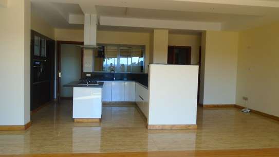 3 Bed Apartment with En Suite in Kileleshwa image 8