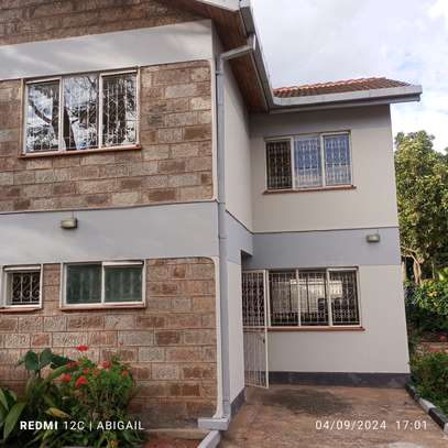 3 Bed Apartment with En Suite in Brookside image 1