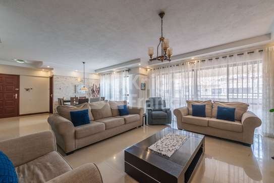 4 Bed Apartment with En Suite at Wood Avenue image 5