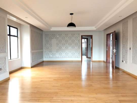 5 Bed House with En Suite in Lavington image 24