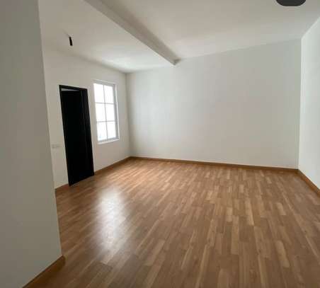 Wooden and vynil laminates flooring and fittings image 2