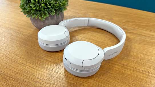 Sony CH520 Headphones image 1