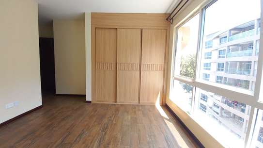 4 Bed Apartment with En Suite in General Mathenge image 5