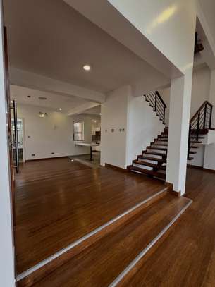 4 Bed Townhouse with En Suite in Lavington image 6