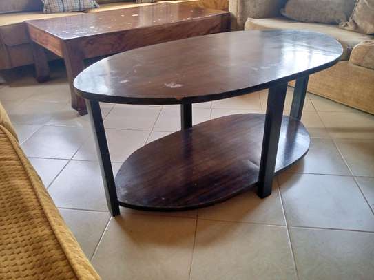 Oval coffee table image 3