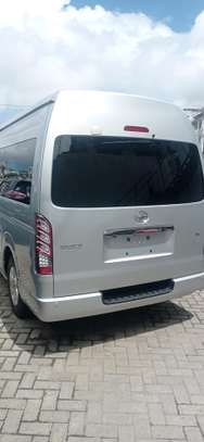 TOYOTA HIACE 9L AUTOMATIC DIESEL SUPER GL WITH SEATS image 6