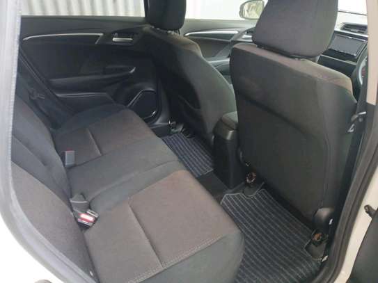 Honda fit hybrid image 4