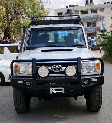 Land cruiser pickup on sale in Kenya image 1
