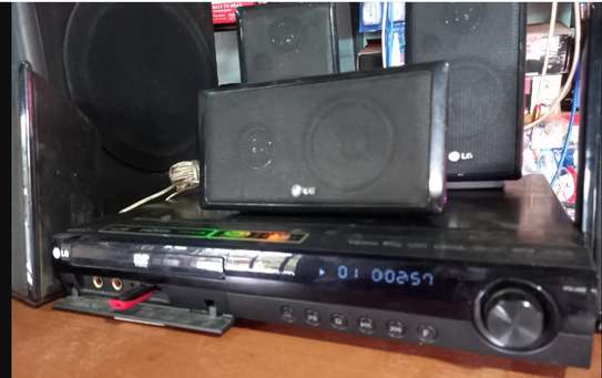 Lg Hometheatre HT805ST. 850WATT image 1