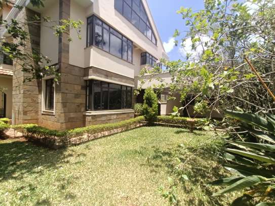 Exceptional 5 Bedrooms Mansionatte  In Lavington image 1