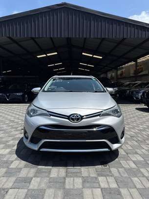 Toyota avensis 2018 image 3