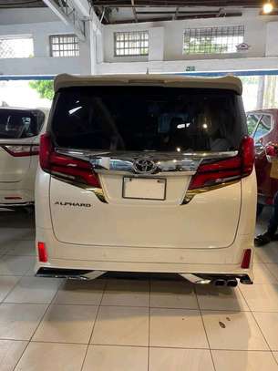 Toyota alphard executive Edition 2018model image 13