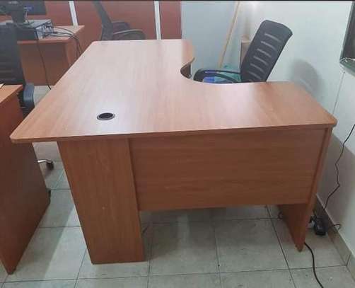 Executive L-Shape office desk image 2