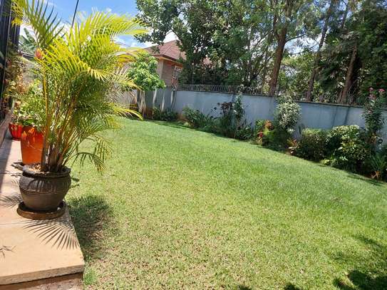 5 Bed Townhouse with En Suite in Ridgeways image 2