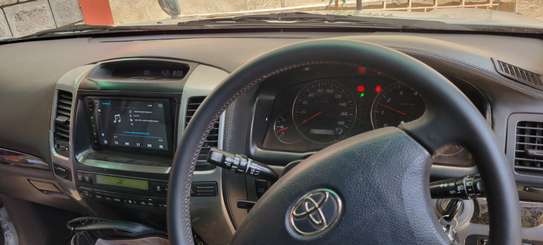 Toyota Land Cruiser image 8