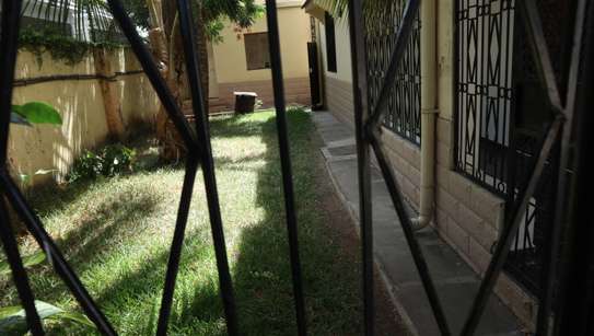 4 Bed House with En Suite in Nyali Area image 18