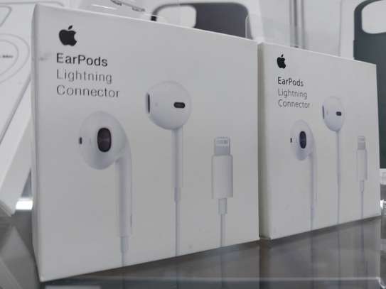 Iphone Wired EarPods - Lightning Connector image 1