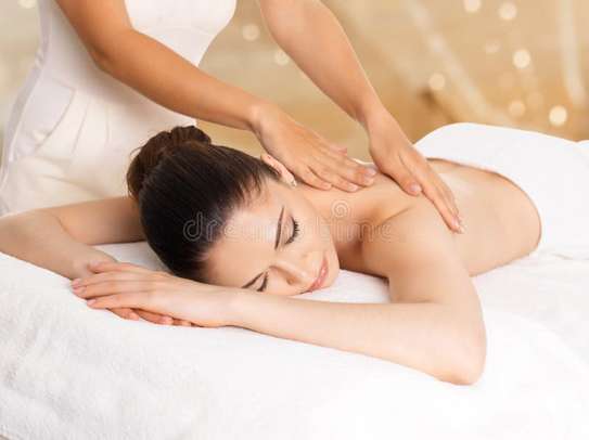 Mobile massage provider at Nairobi image 3