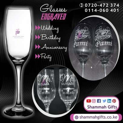 STRONG FLUTE CHAMPAIGN GLASSES ENGRAVED image 3