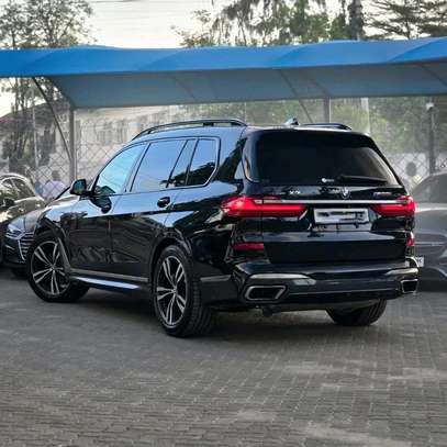 2022 BMW X7 image 7