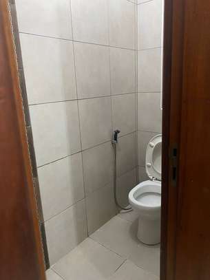 3 Bed Apartment with En Suite in Ngara image 24