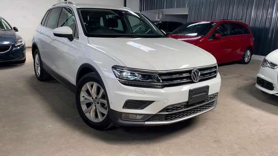 Volkswagen Tiguan SUV White LED Alloy Wheels image 11
