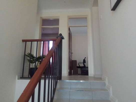 3 Bed Villa with En Suite at Mombasa Road image 5