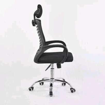 Office adjustable chair with a headrest B2 image 1